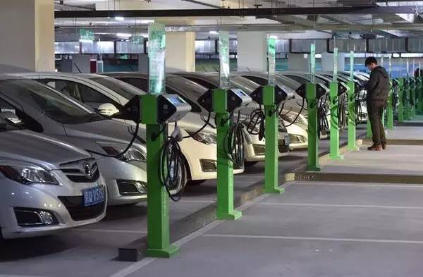 德國追隨禁售燃油車?yán)顺?，?lián)通混改引入BATJ募資780億